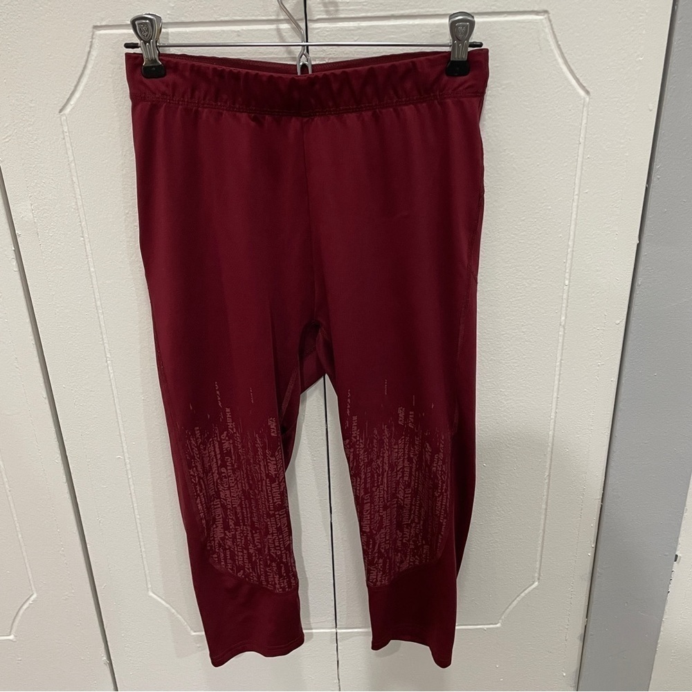 Gymshark Combat Women's Burgundy Cropped Leggings